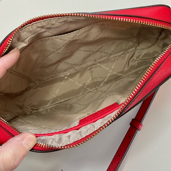 Michael Kors NWOT Ltd Edition Butterfly Applique Red & Brown Crossbody MSRP $298 - Picture 11 of 15